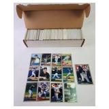 TOPPS 2000 Baseball Trading Cards with Various Pla