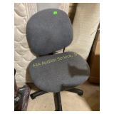 Adjustable Office Chair With Gray Fabric and Black