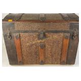 Steamer Trunk, hinges work, handles on the sides