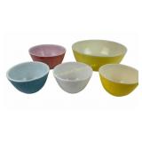 Pyrex Lot of 5 - 3 sizes Prmary + white mixing