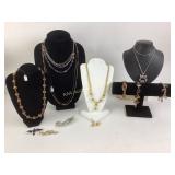 Costume Jewelry: Rhinestone Bracelet, Gold toned C