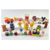 Lot of 26 vintage Fisher Price Little People