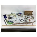 Costume Jewelry: Bangle Bracelet, paper bead