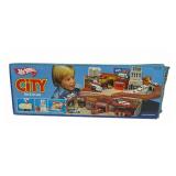 Hot Wheels City Sto & Go Playset in Box