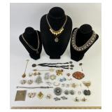 Costume Jewelry: Checoslovaque hat pin, BT F-6