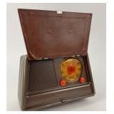 Farmsworth Fort a Wayne P-860 ï¿½Lunch Boxï¿½ radio,