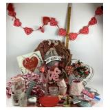 Valentineï¿½s Wreaths, Garlands, Signs, Vase, Trinke