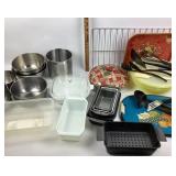 Kitchenware Collection With Stainless Steel Bowls