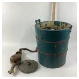 White Mountain Hand-Crank Ice Cream Freezer