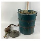 White Mountain Hand-Crank Ice Cream Freezer