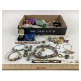 Costume Jewelry: Turquoise like bracelet, pearl