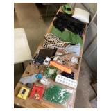 La Mode Bunny Buttons, Scallop Tag Punch, Cat Prin