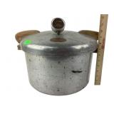 National pressure cooker/canner with basket