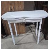Kidney Shaped Vanity Table With Arms For Table