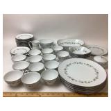 Noritake Ivy China Dishware Set