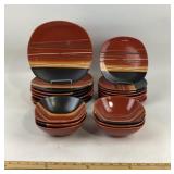 Hometrends Dinnerware Plates, Bowls