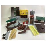 Plasticville Train Station Buildings, Accessories