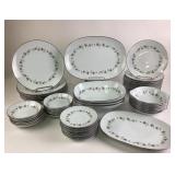 Noritake Maple Leaf Pattern Dinnerware Set