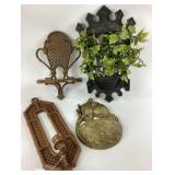 Homco lantern amd ivy wall hanging, Burwood