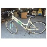 Pacific Girls 18 Speed Bicycle - One Pedal Broke