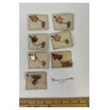 Enco Maple Leaf Brooches With Chains