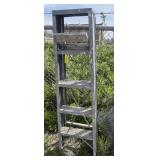 Aluminum Step Ladder 5 Foot & Chicken Wire