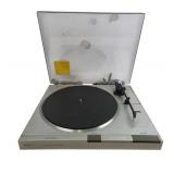 Magnavox FP1413SL01 Turntable, turns on and spins