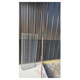 Pole Pruner With Metal Wire Panels