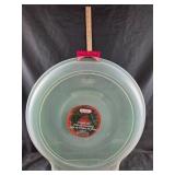 Sterilite Green White Plastic Wreath Storage Conta