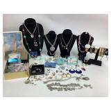 Costume Jewelry: emameled necklace and