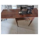 Singer Sewing Machine With Table, Model AM028513