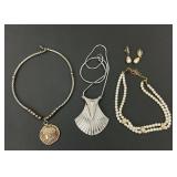 1928 Pearl Like Choker necklace, Pearl like drop