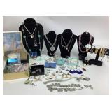 Costume Jewelry: emameled necklace and