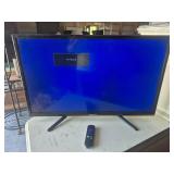 Hisense 32 in. Television With Remote - Powers On