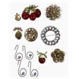 Costume Jewelry Brooches: Gerrys Cherry, Art gold