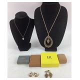 Costume Jewelry: Sarah Cov gold tone necklace and