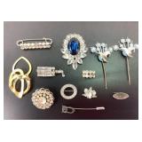 Costume Jewelry Brooches: Rhinestone golf bag,