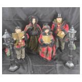 Christmas Caroler Figurines With Lampposts