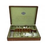 Oneida Silver-Plated Grosvenor Flatware Set in Cas