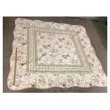 Rosy Floral Pattern Quilt