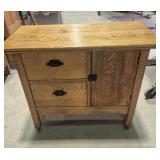 Quarter-sSawn Oak Washstand Cabinet With Black