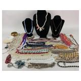 Costume Jewelry: Sarah Cov Pearl like necklace,