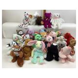 Ty Beanie Babies: Patriotic & Christmas Bears, Pig