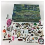Costume Jewelry: Elzabeth and James silver tone