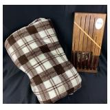 Kitchen Craft Cutlery Set, plaid blanket