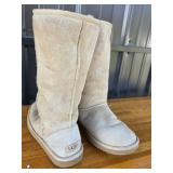 UGG Australia Classic Tall Boots W8