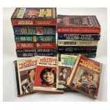 Peter Straub, Ann Rule paperback books: Floating