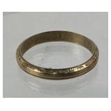 14K Yellow gold ring. TW: 4.16 grams Size 11.5