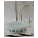 Pyrex Snowflakes 45 2 1/2 QT