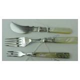MOP handled lot of 3 pate knives & 2 forks